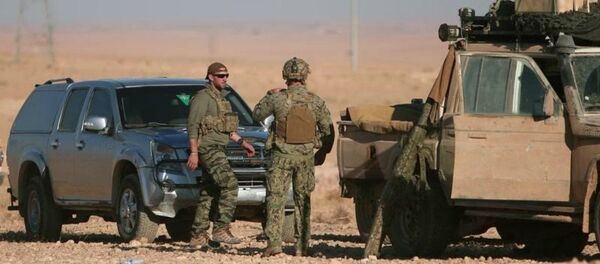 Militares americanos durante operação perto de Raqqa, em 6 de novembro de 2016 - Sputnik Brasil