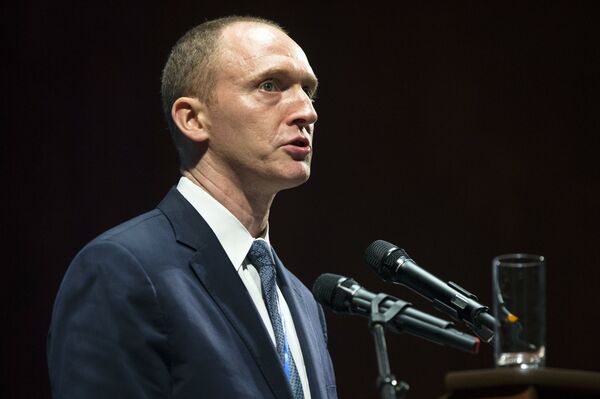 Carter Page, conselheiro do novo presidente dos EUA, Donald Trump, durante discurso na Nova Escola de Economia de Moscou, Rússia - Sputnik Brasil