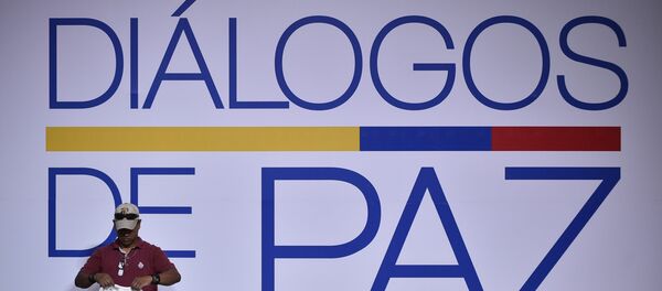 Employees make preparations for the start of the talks between the government of Colombia and the ELN guerrillas at the Guayasamin Museum in Quito on October 27, 2016 Employees make preparations for the start of the talks between the government of Colombia and the ELN guerrillas at the Guayasamin Museum in Quito on October 27, 2016 - Sputnik Brasil