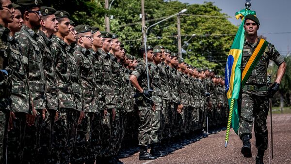 Exército volta ao poder - Sputnik Brasil