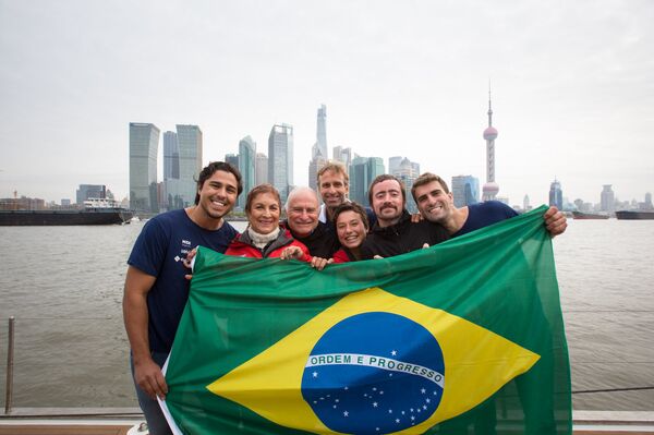 Tripulação comemora a chegada em Xangai - Sputnik Brasil