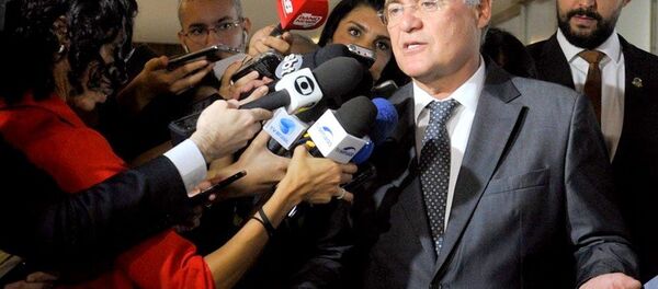 Renan Calheiros fala com a imprensa nesta terça (13) e critica denúncias de Janot - Sputnik Brasil