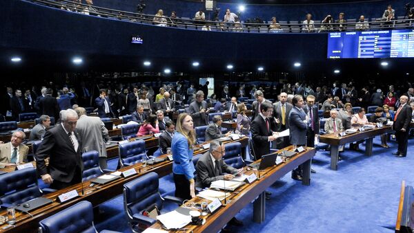 Senado aprova PEC do Teto dos Gastos Públicos em segundo turno - Sputnik Brasil