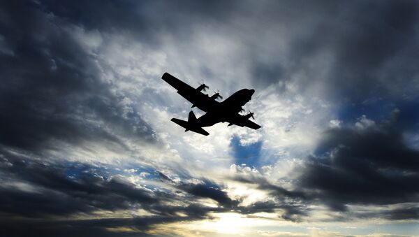 Avião C-130 Hercules da Força Aérea dos EUA - Sputnik Brasil