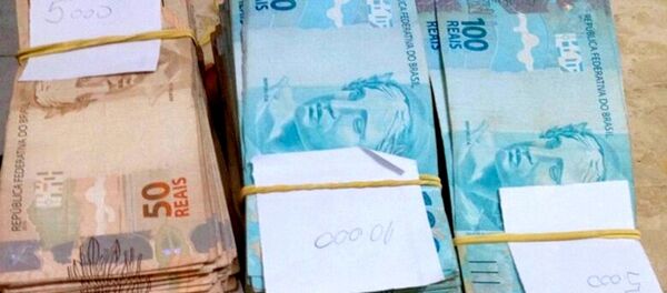 PF deflagra 5ª fase da Operação Pecúlio e prende vereadores e faz apreensões de dinheiro de propina em Foz do Iguaçu - Sputnik Brasil