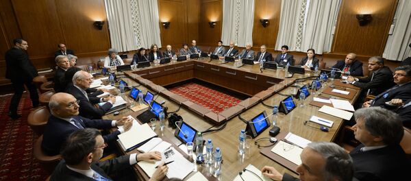 Reunião para discutir o processo de paz na Síria no escritório da ONU em Genebra, Suíça, em 1 de fevereiro de 2016 - Sputnik Brasil