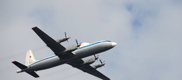 Avião militar russo IL-18 - Sputnik Brasil