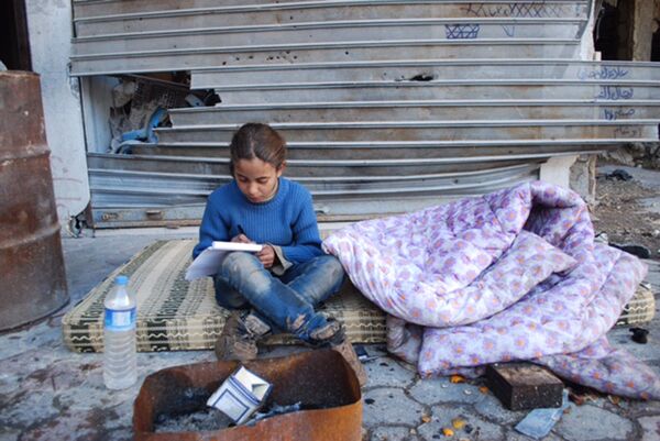 Fatima - crianças de Aleppo falam sobre os horrores da guerra para uma correspondente da Sputnik Fatima - crianças de Aleppo falam sobre os horrores da guerra para uma correspondente da Sputnik - Sputnik Brasil