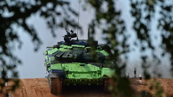 Tanque T-72B3 do exército iraniano durante a competição de biathlon de tanque no polígono de Alabino, região de Moscou, Rússia (foto de arquivo) - Sputnik Brasil