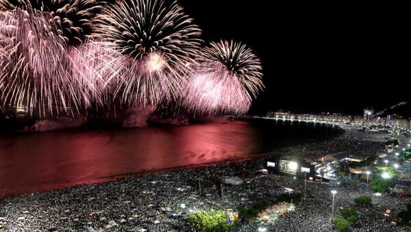 Queima de fogos no Réveillon 2017 de Copacabana será mais curta - Sputnik Brasil