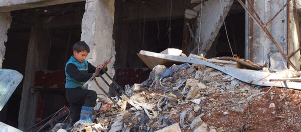 Crianças em Aleppo - Sputnik Brasil