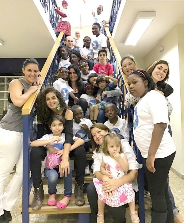 Crianças reunidas para o ensaio do Coral Somos Iguais - Sputnik Brasil