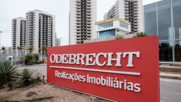 Placa da Construtora Odebrecht na Vila Olímpica e Paralímpica no Rio de Janeiro - Sputnik Brasil