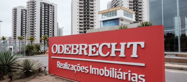 Placa da Construtora Odebrecht na Vila Olímpica e Paralímpica no Rio de Janeiro - Sputnik Brasil