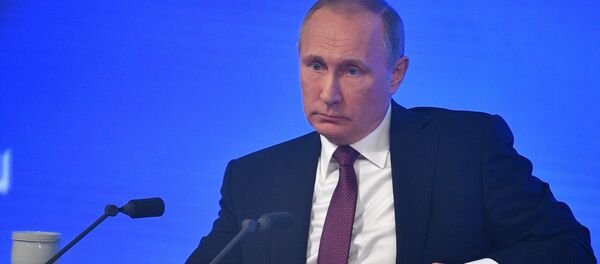 Vladimir Putin visto durante a sua grande coletiva de imprensa em 23 de dezembro de 2016 - Sputnik Brasil