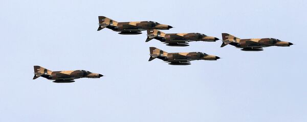 Caças iranianos F-4 - Sputnik Brasil