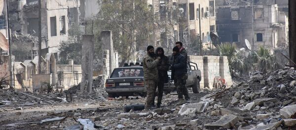 Militares sírios em Aleppo libertada - Sputnik Brasil
