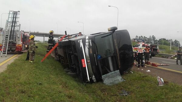 Acidente de ônibus na rodovia argentina, 27 de dezembro de 2016 - Sputnik Brasil