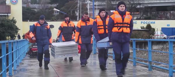 Operação de resgate na costa do mar Negro onde caíu Tu-154 - Sputnik Brasil