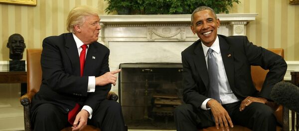 O chefe de Estado dos EUA, Barack Obama, recebendo o presidente eleito, Donald Trump, na Casa Branca, em 10 de novembro de 2016 - Sputnik Brasil