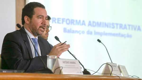 Ministro do Planejamento, Dyogo Oliveira durante coletiva sobre reforma administrativa - Sputnik Brasil