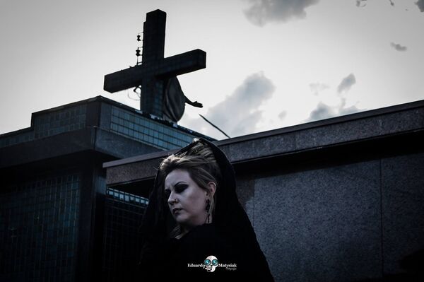 Segundo o fotógafo, a amiga Karina Pop sempre quis fazer esse tipo de ensaio - Sputnik Brasil