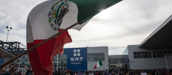 Protestos pela alta nos combustíveis no México Protestos pela alta nos combustíveis no México - Sputnik Brasil