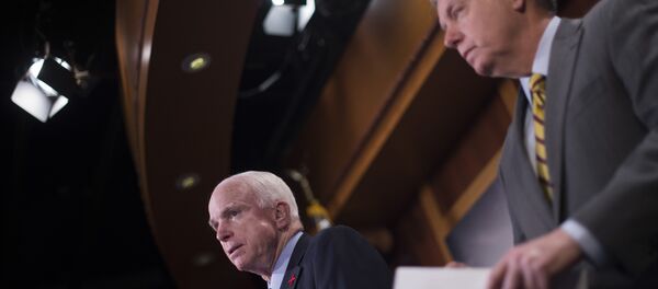 Lindsey Graham e John McCain - Sputnik Brasil