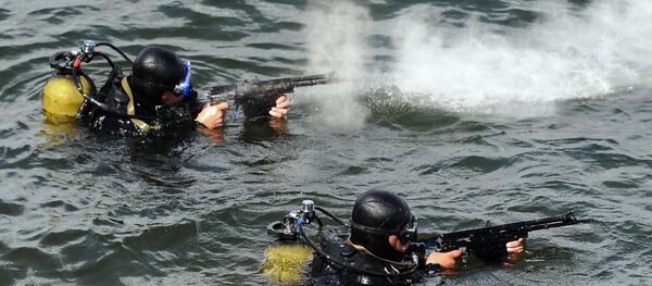 Serviço Federal de Segurança da Rússia (FSB) durante exercícios submarinos na região de Chelyabinsk Serviço Federal de Segurança da Rússia (FSB) durante exercícios submarinos na região de Chelyabinsk - Sputnik Brasil