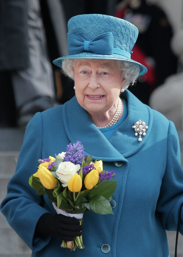 Rainha Elizabeth e Príncipe Philip recebem vacina contra a COVID-19 no Reino Unido - Sputnik Brasil