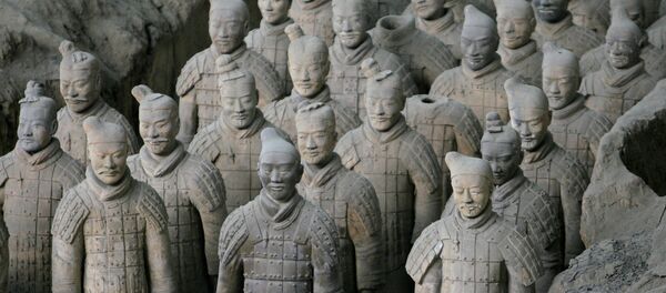 Esculturas do Exército de Terraccota exibidas no Museu do Exército de Terraccota popular de Xian, na província de Xangai (China) - Sputnik Brasil