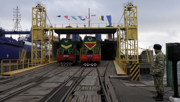 Novas instalações portuárias para a ferrovia que liga a China à Europa foram inauguradas no porto do mar Negro de Ilyichevsk no distrito de Odessa, Ucrânia, 15 de janeiro de 2016 - Sputnik Brasil