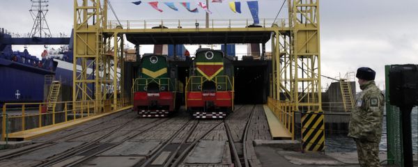 Novas instalações portuárias para a ferrovia que liga a China à Europa foram inauguradas no porto do mar Negro de Ilyichevsk no distrito de Odessa, Ucrânia, 15 de janeiro de 2016 Novas instalações portuárias para a ferrovia que liga a China à Europa foram inauguradas no porto do mar Negro de Ilyichevsk no distrito de Odessa, Ucrânia, 15 de janeiro de 2016 - Sputnik Brasil
