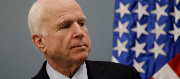 Senador republicano John McCain - Sputnik Brasil