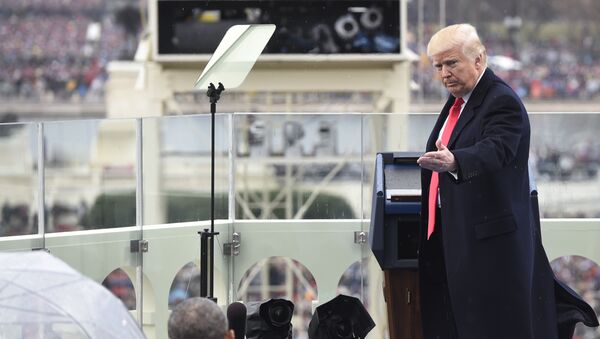 Presidente dos EUA, Donald Trump, duarnte cerimônia de posse - Sputnik Brasil