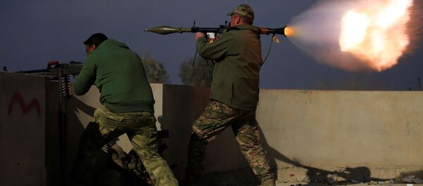 Militares iraquianos combatem extremistas em Mossul, Iraque - Sputnik Brasil