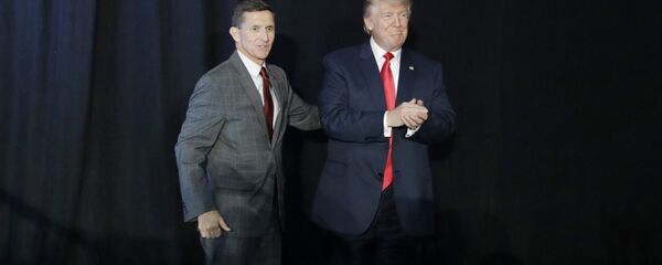 General aposentado Michael Flynn e Donald Trump (foto de arquivo) - Sputnik Brasil
