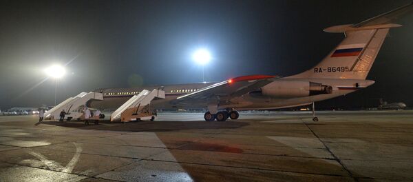 Avião russo evacua pessoas no aeroporto Chkalovsky, no Iêmen - Sputnik Brasil