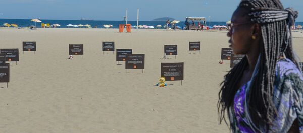 Manifestação em Copacabana de protesto contra a morte de crianças por balas perdidas - Sputnik Brasil