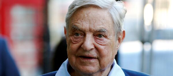 O magnata George Soros chega para discursar no Clube Rússia Aberta em Londres, em 20 de junho de 2016 (foto de arquivo) - Sputnik Brasil