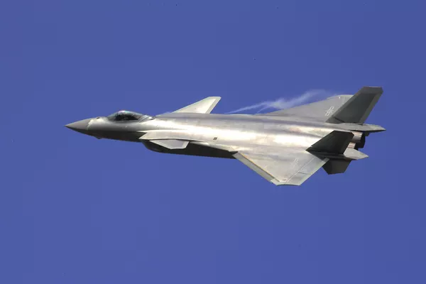 Por que a China continua comprando Su-35S da Rússia quando tem seus caças de 5ª geração? Por que a China continua comprando Su-35S da Rússia quando tem seus caças de 5ª geração? - Sputnik Brasil