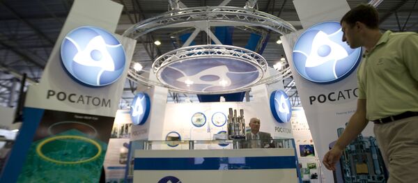 Stand da corporação estatal Rosatom na Exposição Internacional INNOPROM-2010 em Yekaterinburgo - Sputnik Brasil