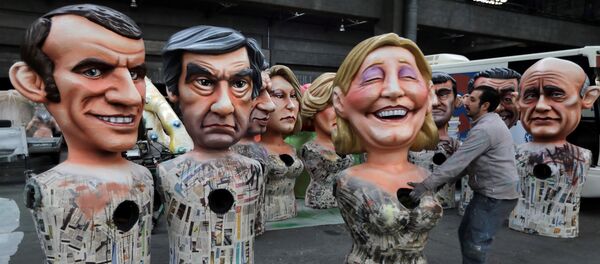 Bonecas gigantescas de Emmanuel Macron, François Fillon e Marine Le Pen, rivais na corrida presidencial francesa de 2017 - Sputnik Brasil