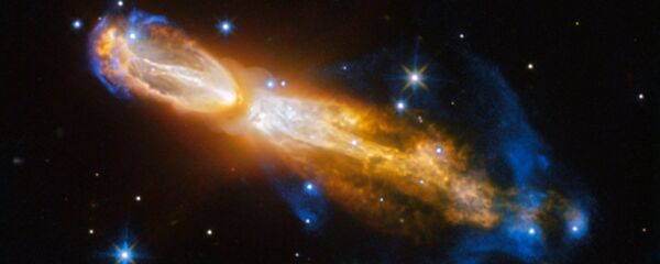 Foto feita por Hubble de uma estrela morrendo em nebulosa do Ovo Podre - Sputnik Brasil