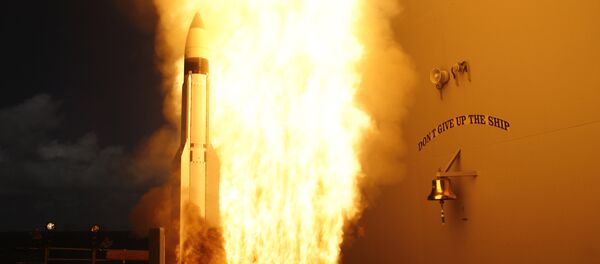 Míssil SM-3 lançado a partir do cruzador americano USS Lake Erie - Sputnik Brasil