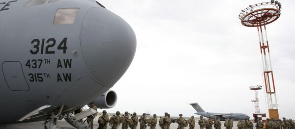 Base dos EUA no Aeroporto de Manas, no Quirguistão. Base dos EUA no Aeroporto de Manas, no Quirguistão. - Sputnik Brasil