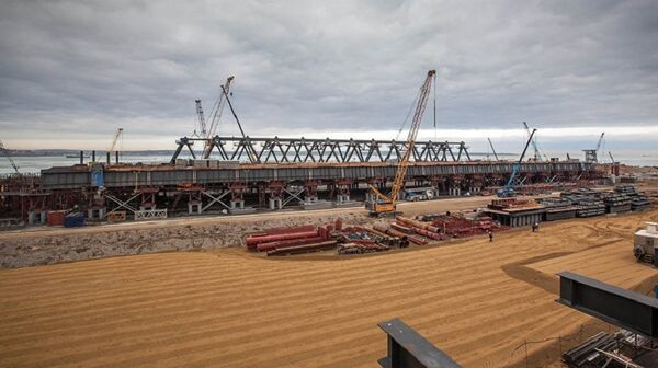 Ponte da Crimeia em construção - Sputnik Brasil