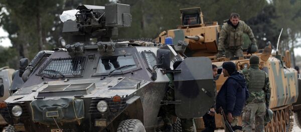 Tropas da Turquia e do Exército Livre da Síria nos arredores de Al-Bab, Síria, 4 de fevereiro, 2017 - Sputnik Brasil