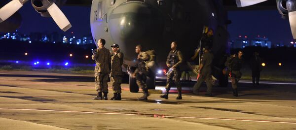 Chegada do avião da FAB em Vitória (ES) com tropa para combater o crime - Sputnik Brasil