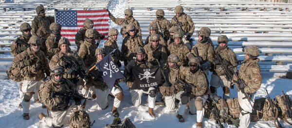 Militares americanos durante a demonstração de material militar e armamento da OTAN - Sputnik Brasil